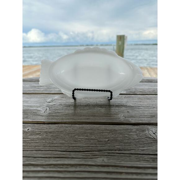 Vintage Milk Glass Fish by Glasbake McKee, 9 inch Fish Shape Baker, Seafood Dish - Picture 2 of 15